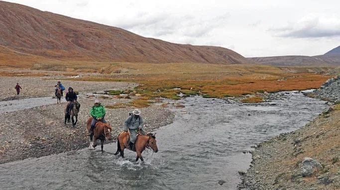 horseback ride in mongolia